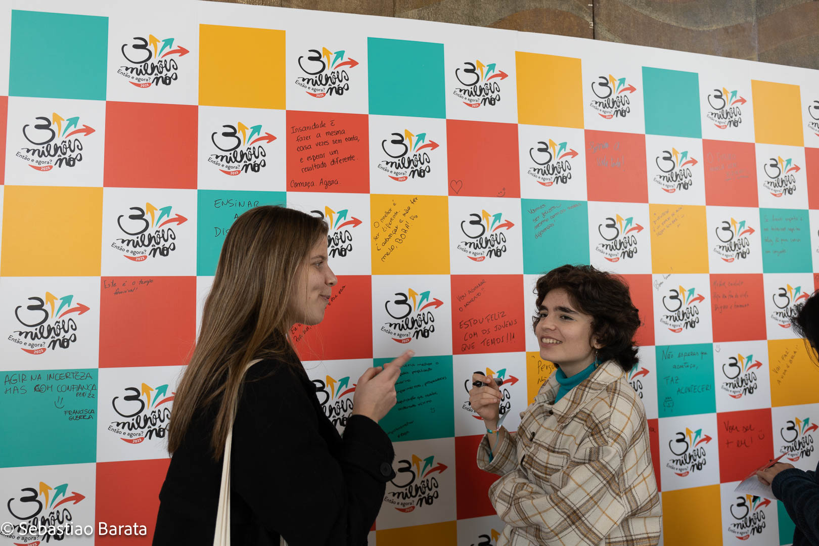 Jovens no evento
